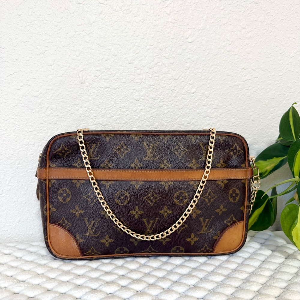 LOUIS VUITTON Compiegne Crossbody Bag Pouch Monogram Canvas